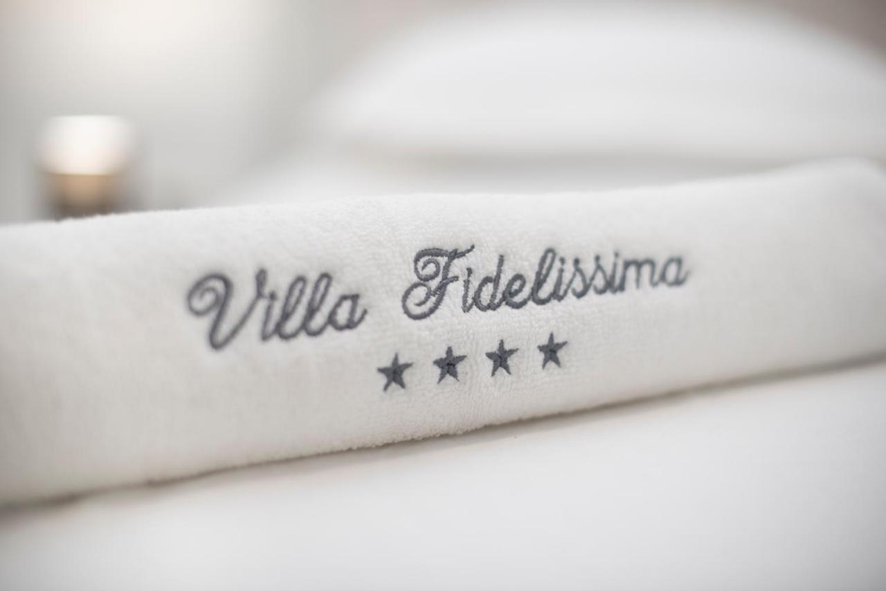 Villa Fidelissima Каштела Экстерьер фото